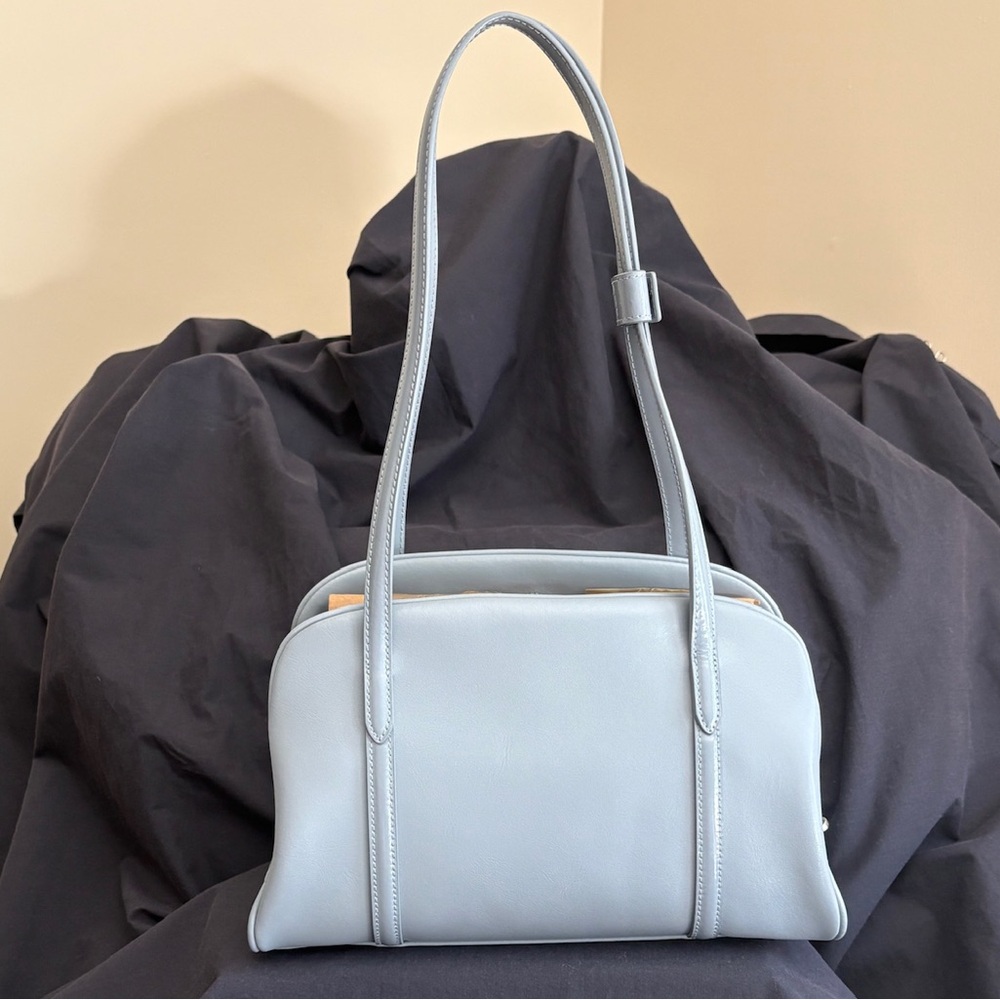 Monde Monde: Moment Medium Light Blue Shoulder Bag